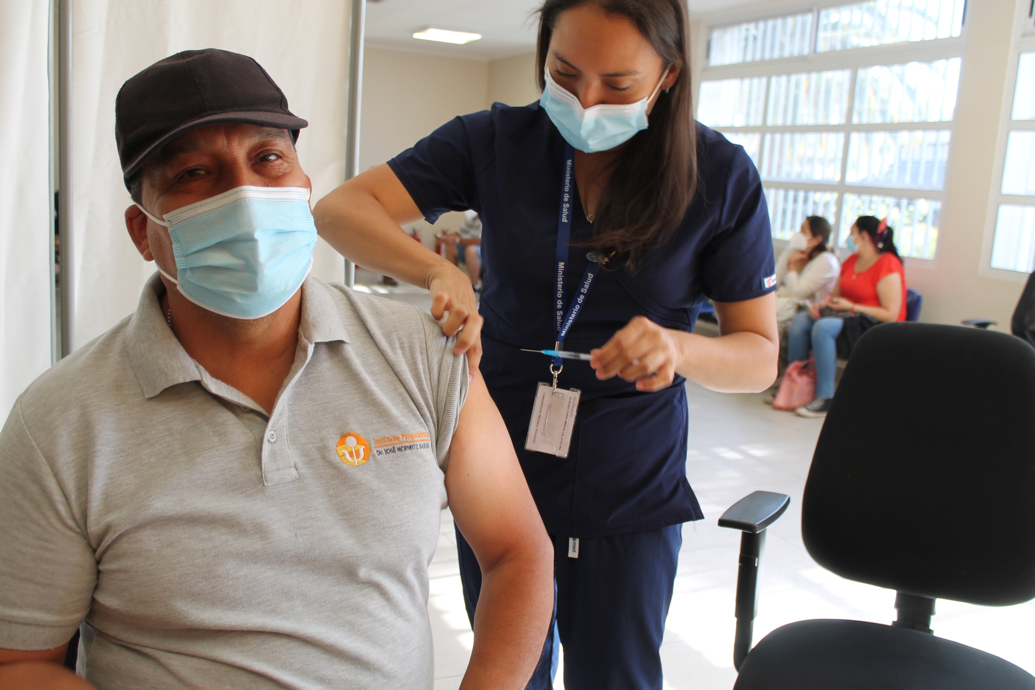 Jornada de Vacunación: Funcionarios del Instituto Psiquiátrico recibieron 4ta dosis contra el Coronavirus